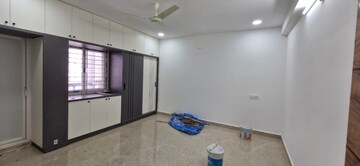 Room in 3 BHK Builder Floor at Kondapur – for Rent