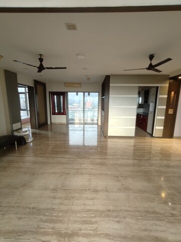 Parking in 4 BHK Apartment at Imperial Heights Goregaon West, Goregaon West – for Sale