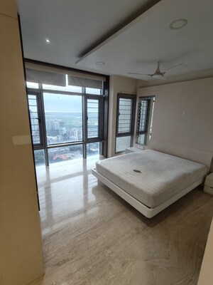 Room in 4 BHK Apartment at Imperial Heights Goregaon West, Goregaon West – for Sale