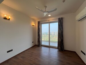 Room in 4 BHK Apartment at Mahindra Luminare, Sector 59 – for Rent