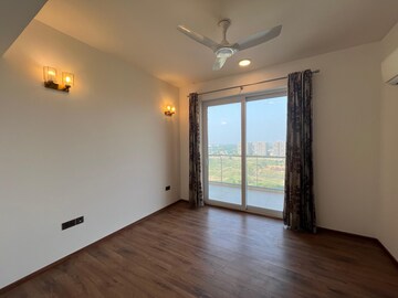 Room in 4 BHK Apartment at Mahindra Luminare, Sector 59 – for Rent