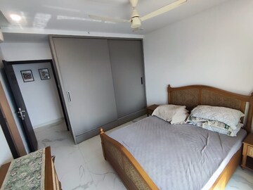 Bedroom in 2 BHK Apartment at Andheri West – for Rent