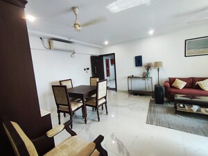 Team Area in 2 BHK Apartment at Andheri West – for Rent