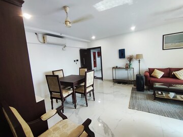 Team Area in 2 BHK Apartment at Andheri West – for Rent