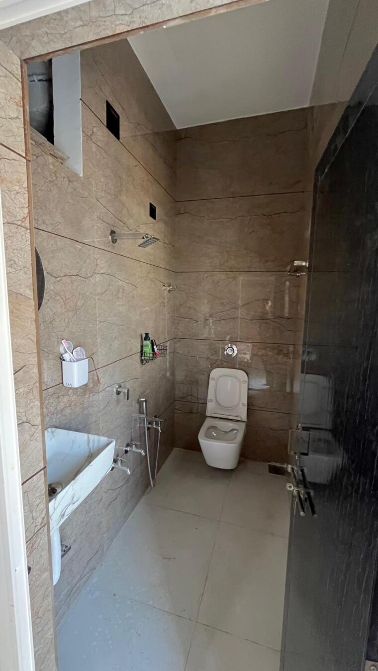 Bathroom, navrangpura 2 Bedroom 1240 Sq.Ft. Apartment In Navrangpura Ahmedabad 9322089
