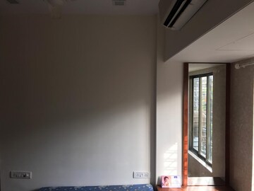 Room in 1 BHK Apartment at Andheri West – for Rent