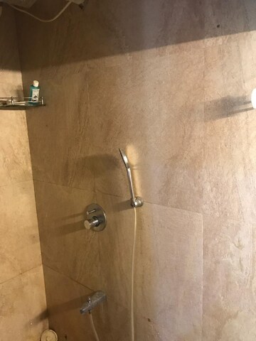 Furnished Amenities in 1 BHK Apartment at Andheri West – for Rent