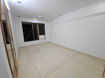 Room in 3 BHK Apartment at Pulkit CHS, Andheri West – for Rent