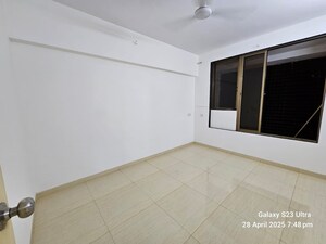 Room in 3 BHK Apartment at Pulkit CHS, Andheri West – for Rent