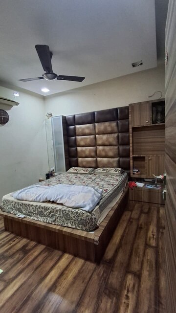 Bedroom in 2 BHK Apartment at Paldi – for Rent