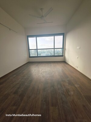 2 BHK Apartment For Sale in Borivali West