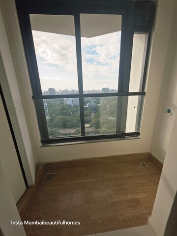 Room in 2 BHK Apartment at Borivali West – for Sale