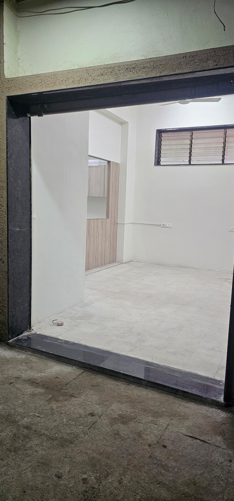 Room, deolali camp Commercial Showroom 1600 Sq.Ft. In Deolali Camp Nashik 9322128