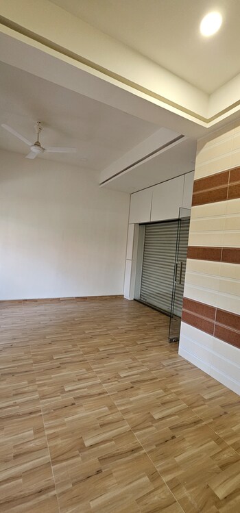 Showroom for Sale in Deolali Camp, Nashik