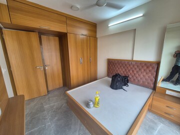 Bedroom in 2 BHK Apartment at Andheri West – for Rent