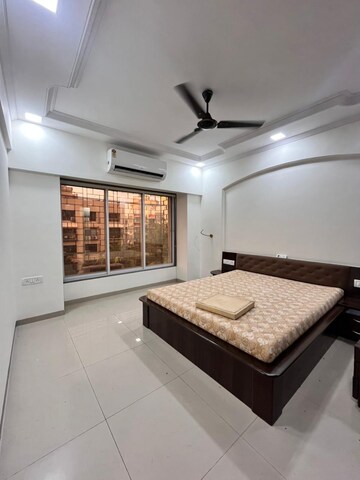 Bedroom in 2 BHK Apartment at Andheri West – for Rent