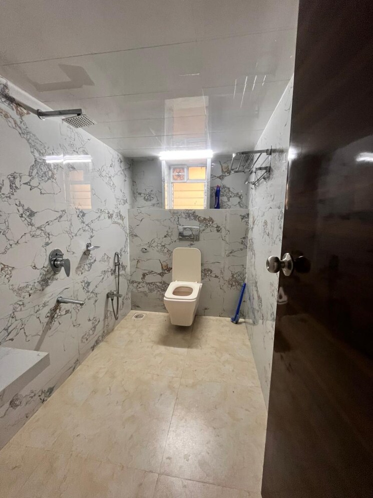 Bathroom, andheri west 2 Bedroom 1020 Sq.Ft. Apartment In Andheri West Mumbai 9322137