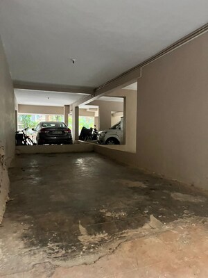 Parking in 2 BHK Apartment at Andheri West – for Rent