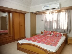 Bedroom in 4 BHK Villa at Memnagar – for Rent