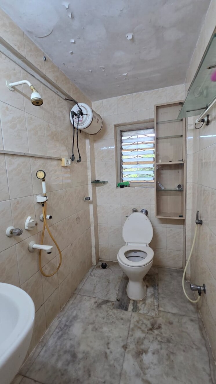 Bathroom, andheri west 3 Bedroom 1200 Sq.Ft. Apartment In Andheri West Mumbai 9322151