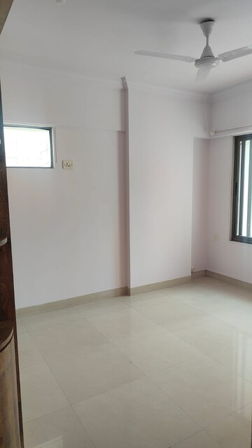 Room in 2 BHK Apartment at Andheri West – for Rent