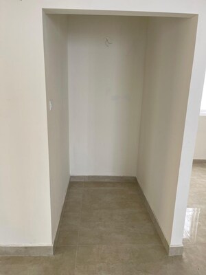 Room in 2 BHK Apartment at Candeur 40, Miyapur – for Sale