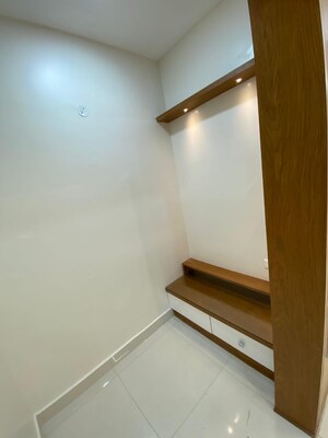 Room in 3 BHK Apartment at Aurobindo The Regent, Kondapur – for Rent