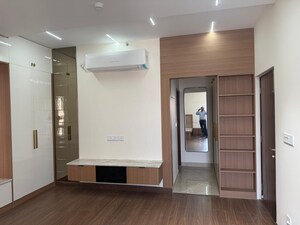 Room in 3 BHK Apartment at Aurobindo The Regent, Kondapur – for Rent