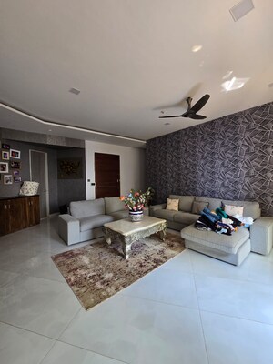 6 BHK Apartment For Rent in Transcon Flora Heights, Andheri West