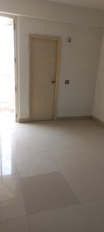 Room in 3 BHK Apartment at Sector 108 – for Rent