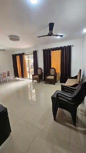 Living Room in 3 BHK Apartment at Manish Nagar – for Rent