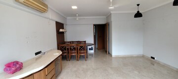 Room in 2 BHK Apartment at Pali Hill – for Rent