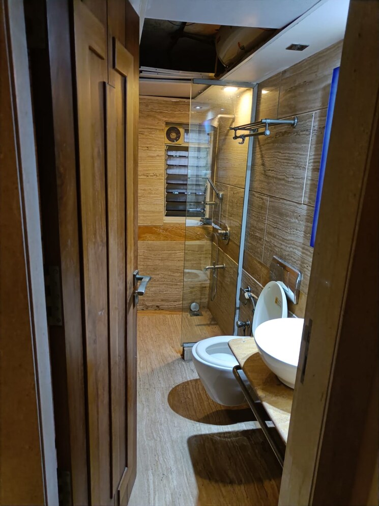 Bathroom, santacruz west 3 Bedroom 1200 Sq.Ft. Apartment In Santacruz West Mumbai 9322282
