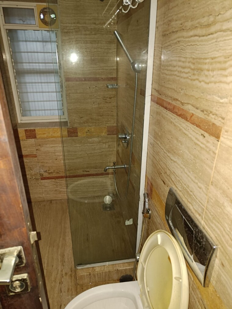 undefined, santacruz west 3 Bedroom 1200 Sq.Ft. Apartment In Santacruz West Mumbai 9322282