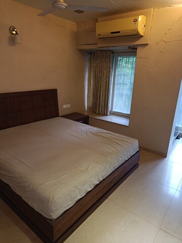 Bedroom in 3 BHK Apartment at Santacruz West – for Sale
