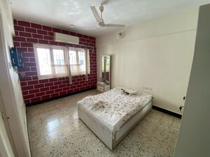 Bedroom in 3 BHK Apartment at Louisiana Apartment, Santacruz West – for Rent