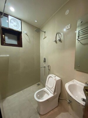 Bathroom in 1 BHK Builder Floor at Saket – for Rent