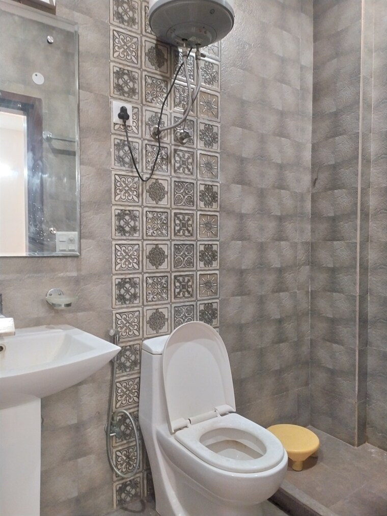 Master Bedroom, kalkaji 2 Bedroom 1000 Sq.Ft. Builder Floor In Kalkaji Delhi 9322292