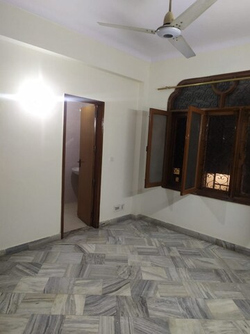 Master Bedroom in 2 BHK Builder Floor at Chittaranjan Park – for Rent