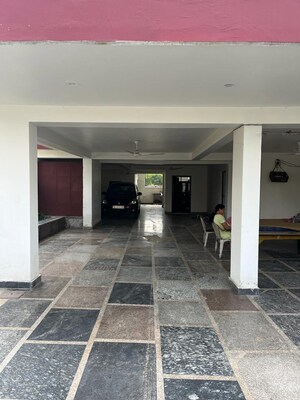 Parking in 4 BHK Builder Floor at BPTP Park Central, Sector 85 – for Rent