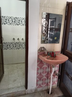 Attached Bathroom in 2 BHK Builder Floor at Huda – for Rent
