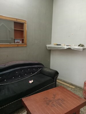 Room in 1.5 BHK Builder Floor at Huda – for Rent