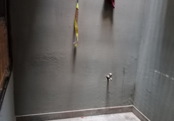 Bathroom in 1.5 BHK Builder Floor at Huda – for Rent