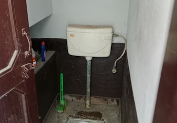 Attached Bathroom in 1.5 BHK Builder Floor at Huda – for Rent