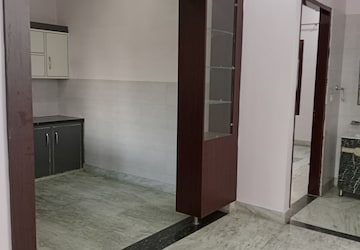 Room in 3 BHK Builder Floor at Huda – for Rent