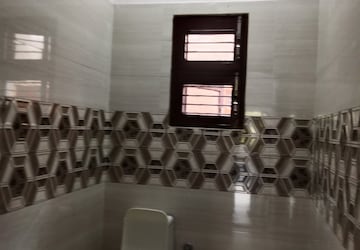 Attached Bathroom in 3 BHK Builder Floor at Huda – for Rent