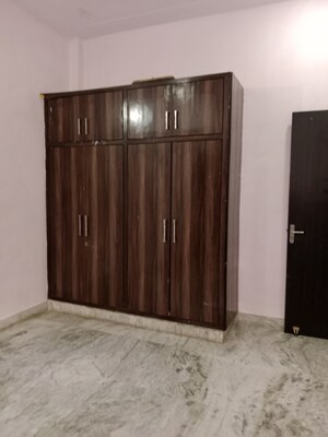 Room in 3 BHK Builder Floor at Huda – for Rent