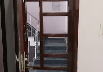 Room in 3 BHK Builder Floor at Huda – for Rent