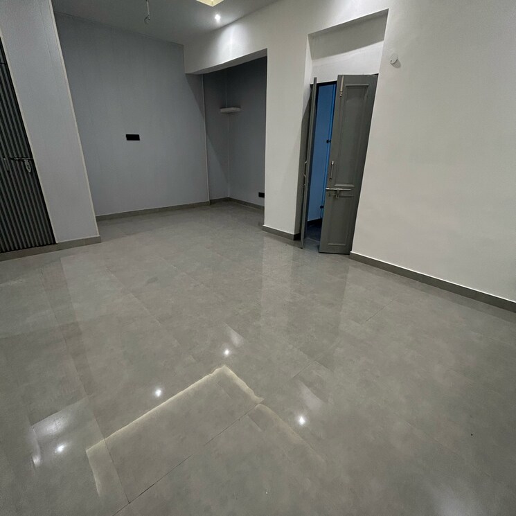 Room, south extension i 3 Bedroom 2300 Sq.Ft. Builder Floor In South Extension I Delhi 9322361