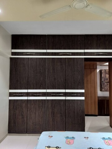 Furnished Amenities in 1 BHK Apartment at Bandra West – for Rent